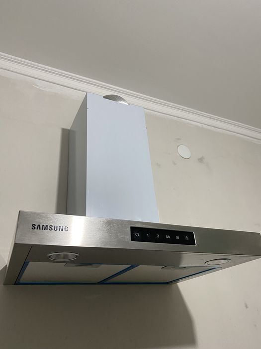 Продам кухонную вытяжку