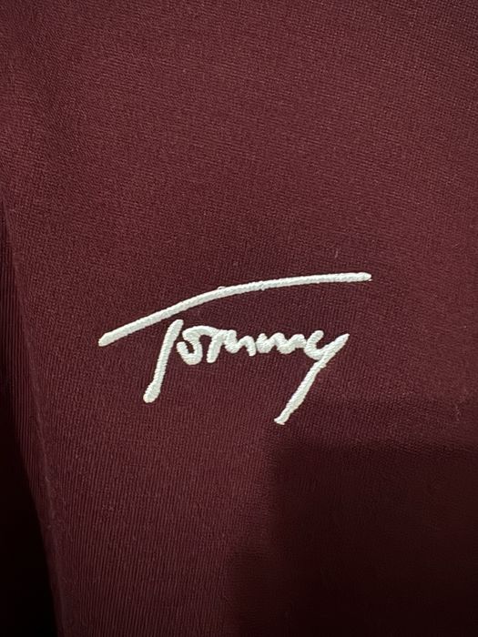 Дамска рокля Tommy  – бордо, с цип, дълъг ръкав