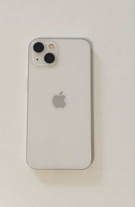 Запазен Iphone 13 + 7 протектора и 6 калъфа