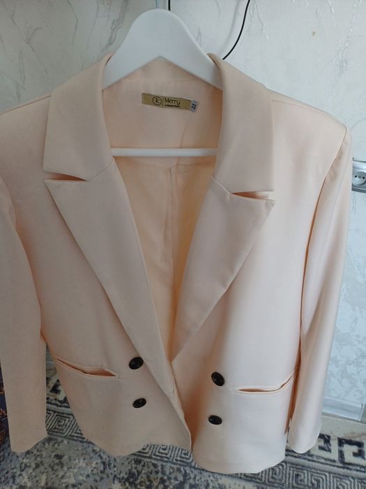 Продам женский пиджак