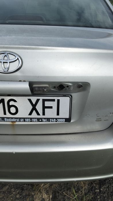 Toyota Avensis Benzină