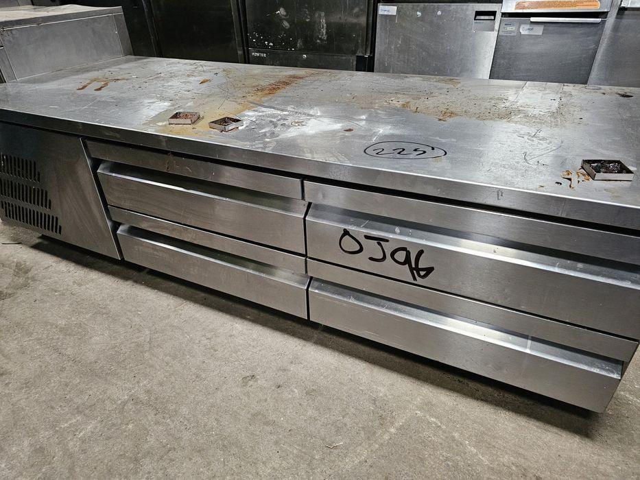 Хладилни маси с чекмеджета 6бр,2800лв