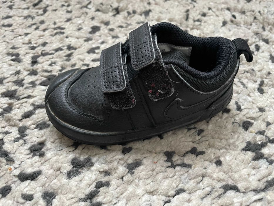 Adidasi NIKE din piele masura 22 + CADOU