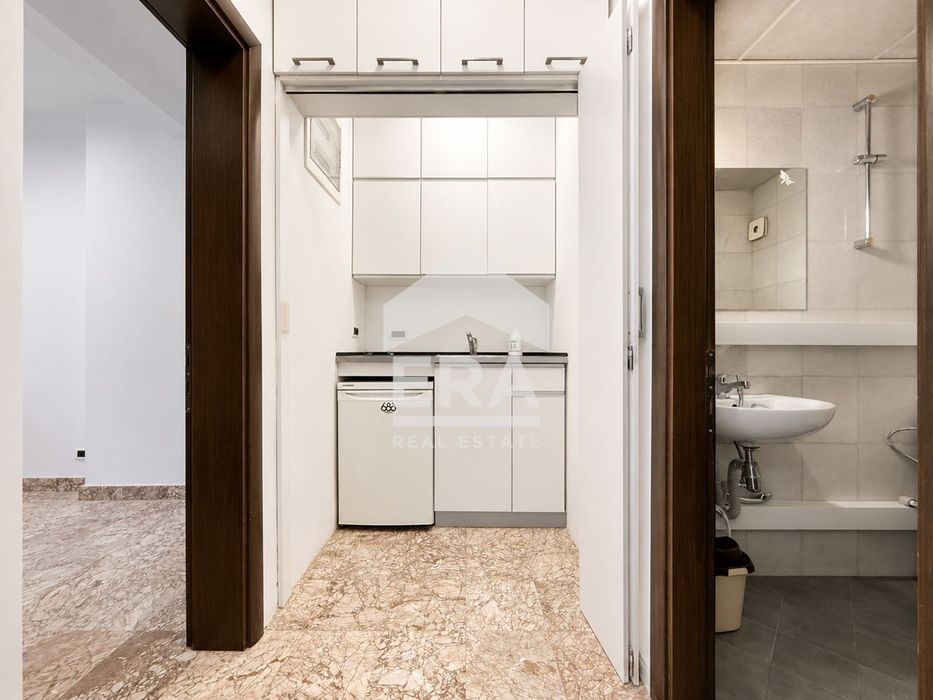 Продава се Магазин в София, Център - 90 кв.м за 8556 €/кв.м - Снимка #4