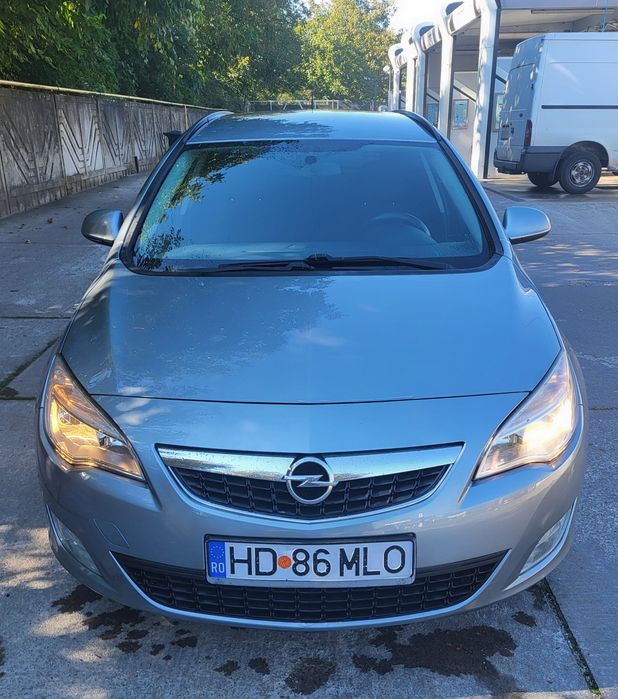 Opel Astra J 2012