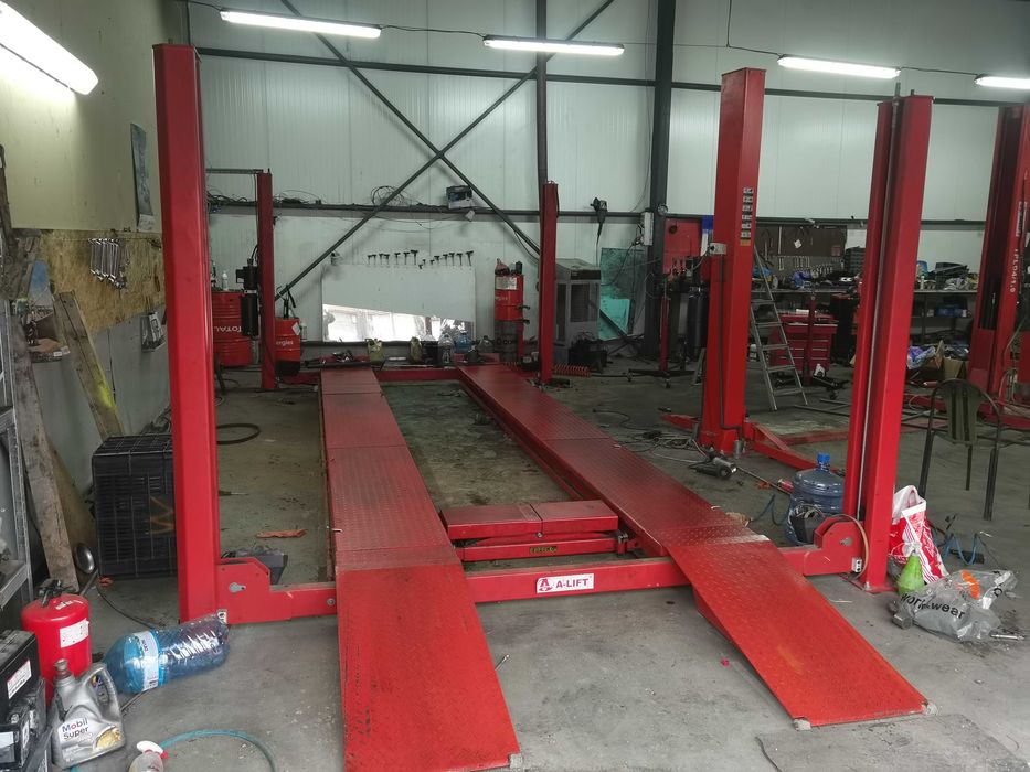 Трифазен четириколонен подемни 4500кг