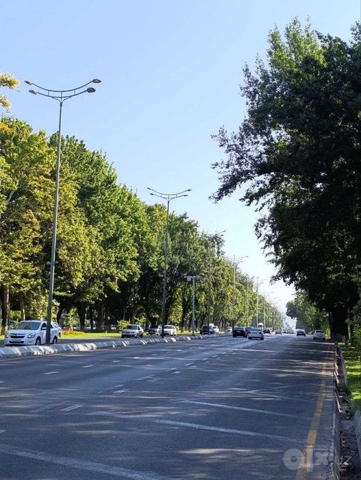 Йўллар, стадион ва саноат майдончалари учун қиррали устунлар