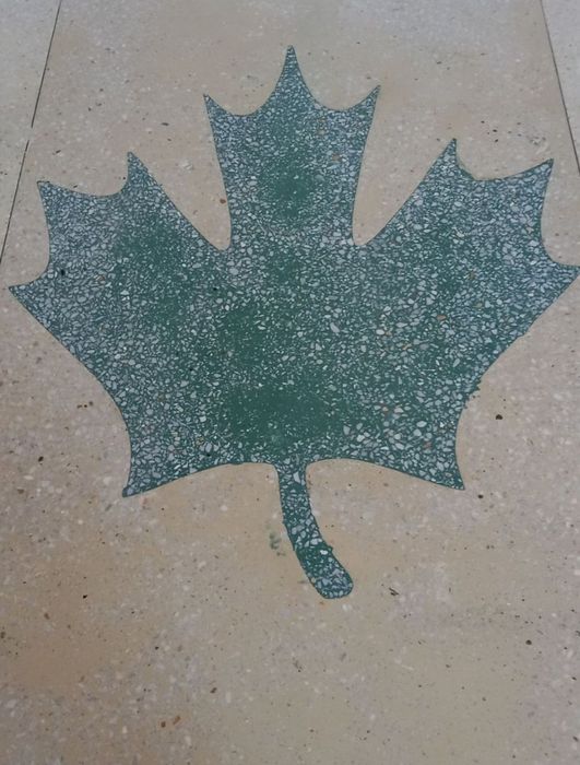 Полемирни полы.залифка шлифок
мазайки и топпинга
мраморное крошки.зали