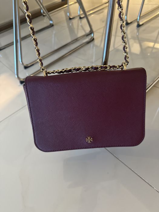 Tory Burch small burgundy bag, strap adjustable