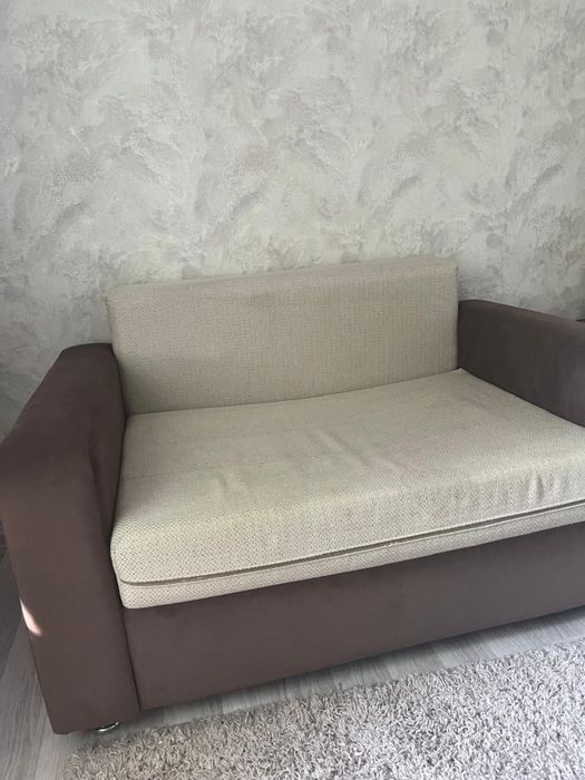 Продам диван для гостиной