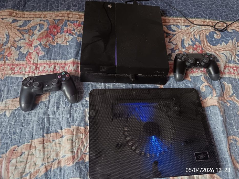 Продаю sony playstation 4