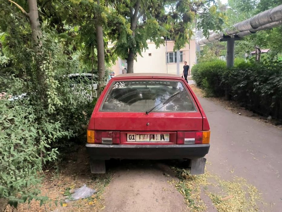 Продаётся машина Ваз 21093. Машина после покраски, освежили. 1996 года