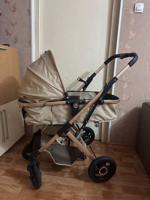 Детская коляска и ванночка