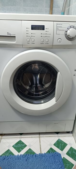 Продам на запчасти машинку