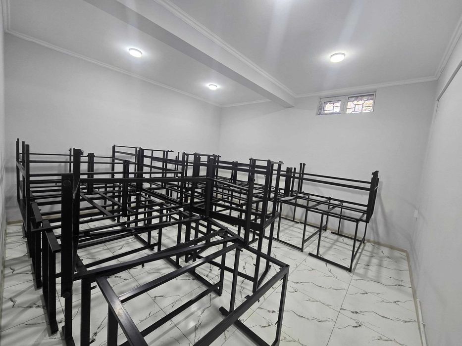 Сдается в аренду помещение в центре Джами. Для магазина мебелей и запч