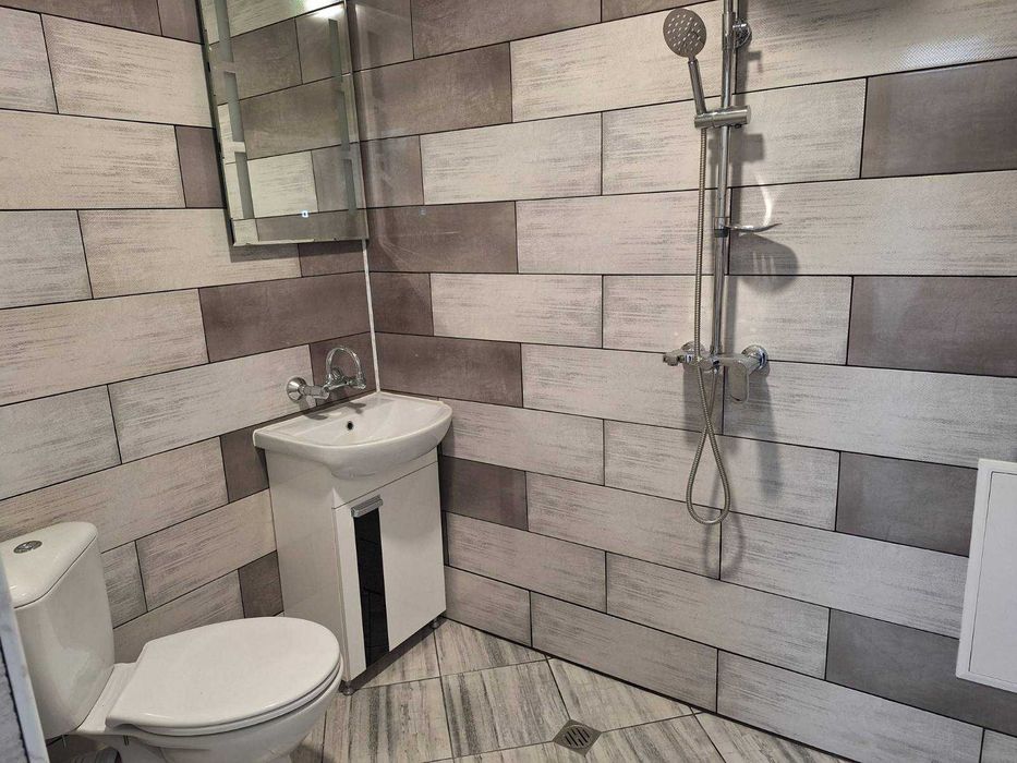 Дава се под наем Магазин в Велико Търново, Колю Фичето - 100 кв.м за 510 € - Снимка #2