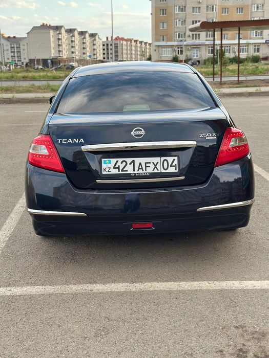 Nissan teana 2010 год
