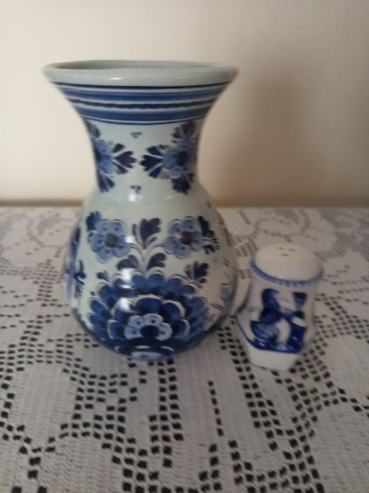 Порцелан , стъкло, месинг,Цептер