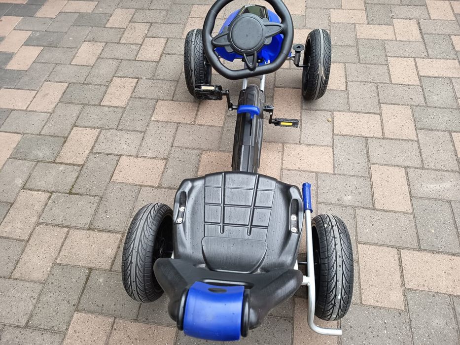 Kart cu pedale nou