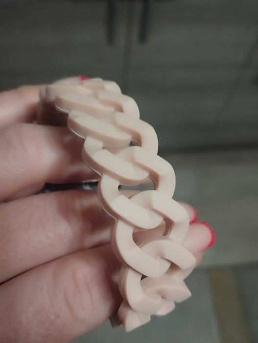 Часовник от медицинска стомана