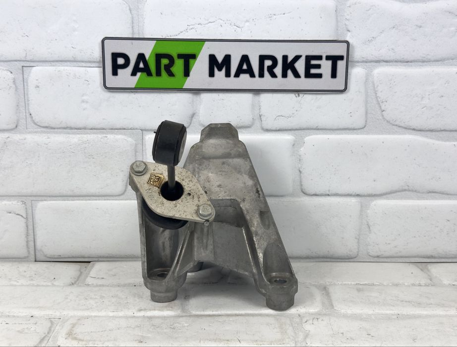 Стойка двигател AUDI 3.0TDI CRT 4M0199307AF