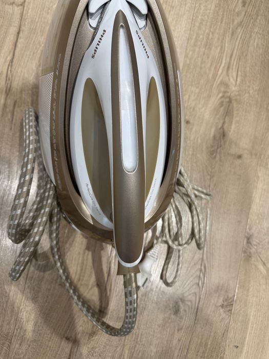 Ютия с парогенератор PHILIPS GC9642/60