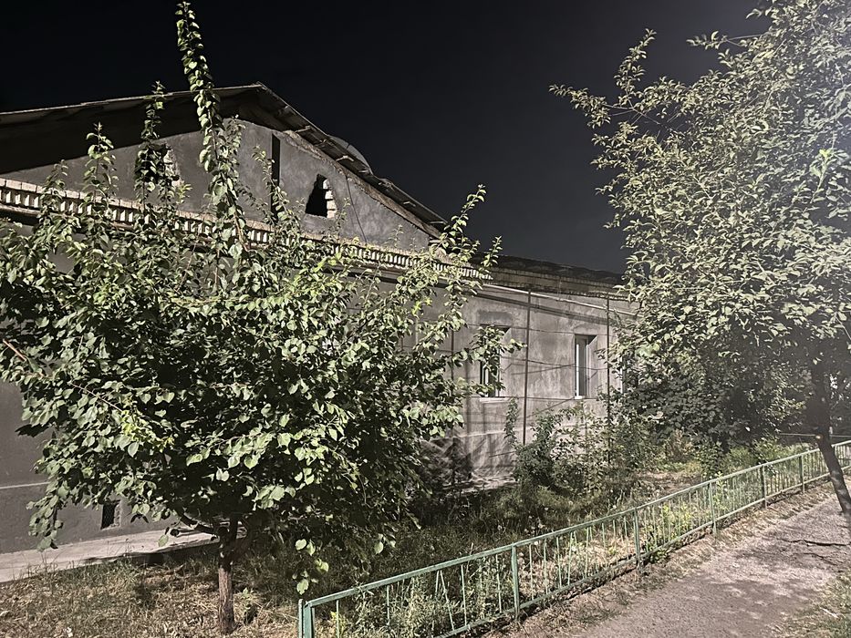 продается дом, рядом_базар, _корзинка_автомойка_школа_детский, _садики