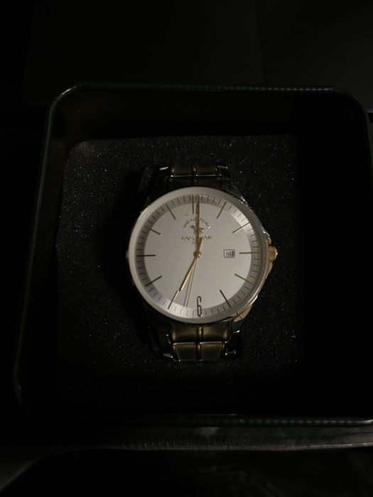 Polo часовник чисто нов