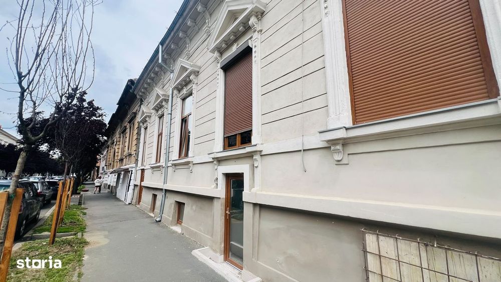 Apartament la casă + spațiu comercial, zonă ultracentrală – Piața Mică