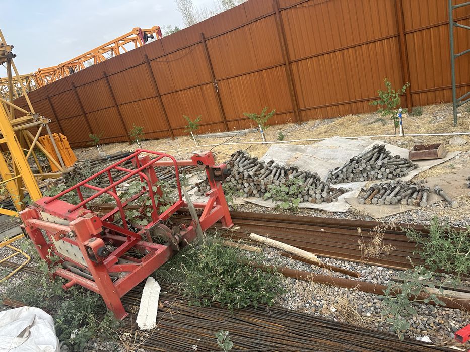 Насос гидравлический для башенного кран и все другие запчасти крана 8т