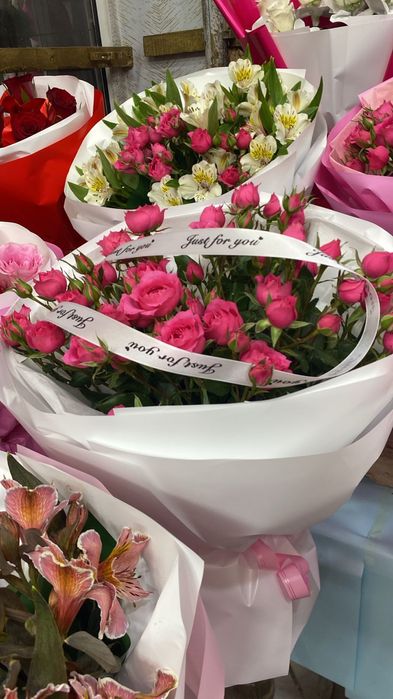 Цветы Букет Кустовые розы