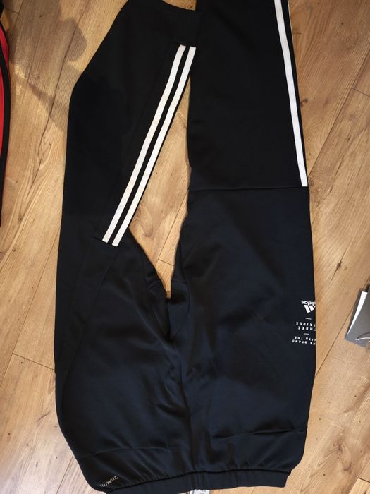 Нов комплект Адидас