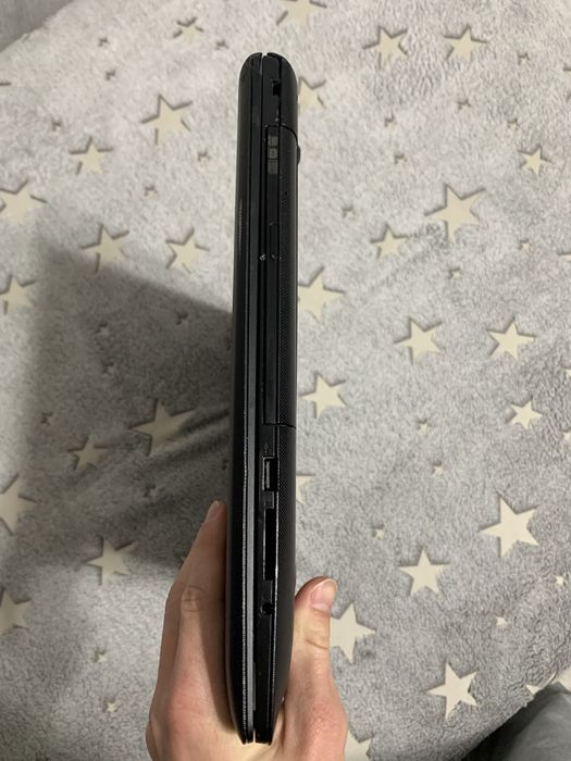 ноутбук Lenovo….