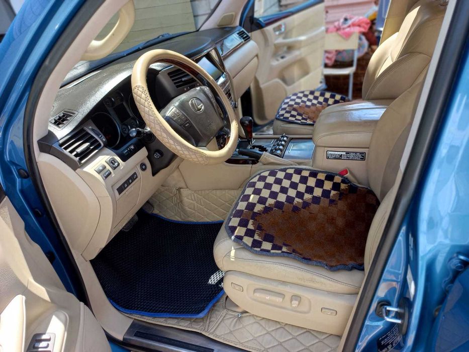 Продам LEXUS LX570