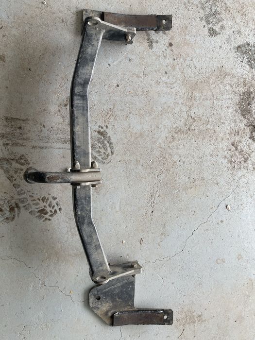 Фаркоп на ланд крузер