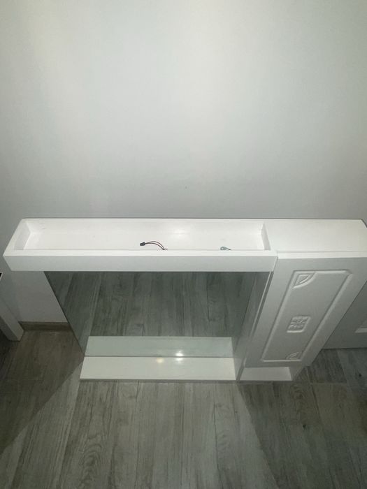 Огледало с шкаф за баня