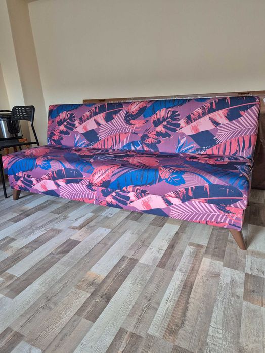 Разтегателен диван, в перфекгно състояние