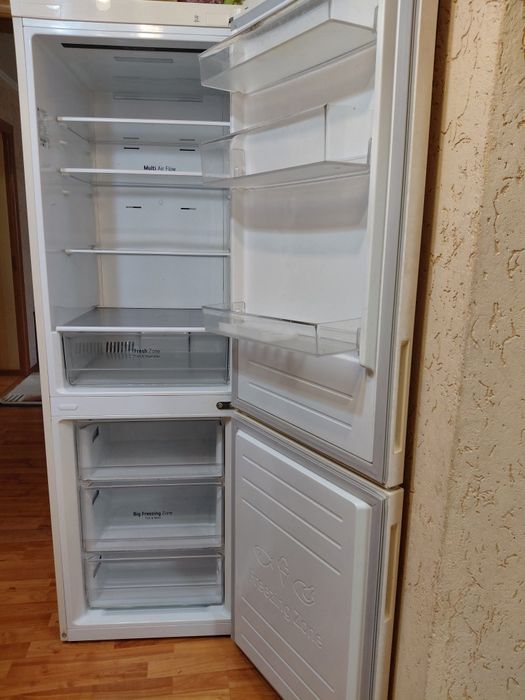 Продам холодильник LG