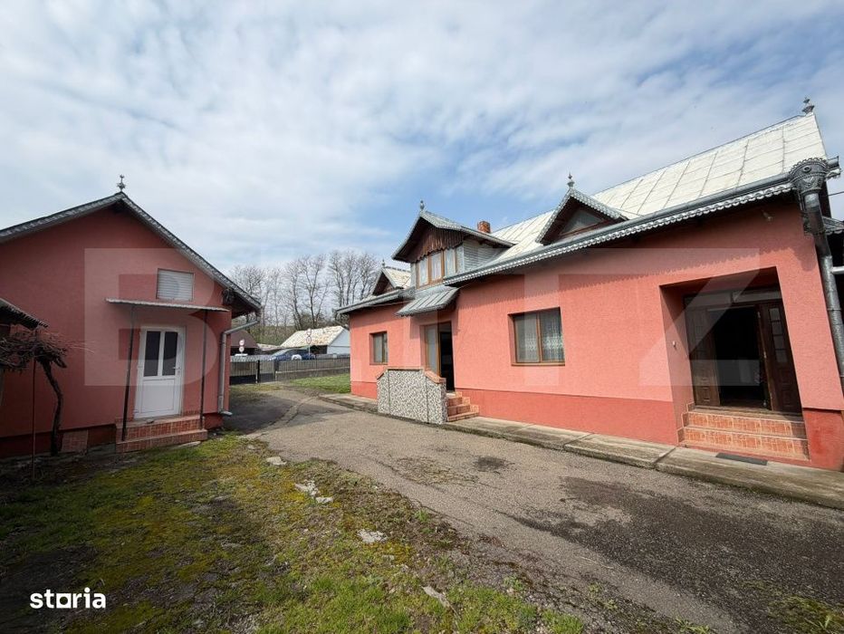 Casa 5 camere, 21 ari teren, zona Darmanesti