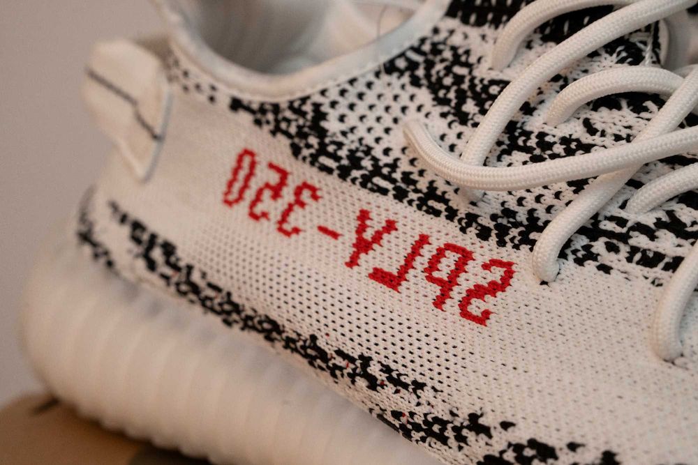 Adidas Yeezy Boost 350 V2 Zebra
