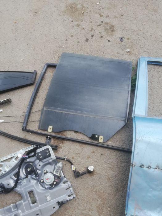 Продам дверь hyundai santa fe 2003 год