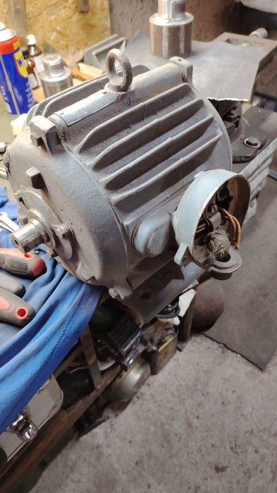 Продам электродвигатель.