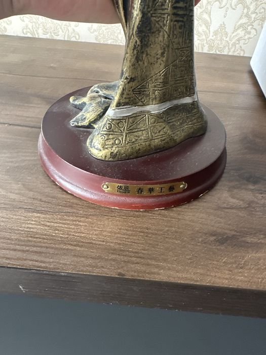 Продам статуэтку