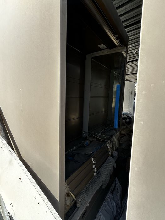 Работещи хладилни витрини