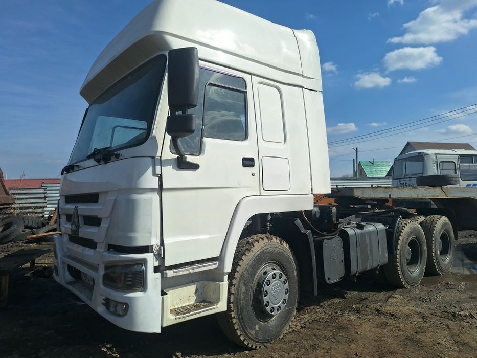 продам тягач Хово