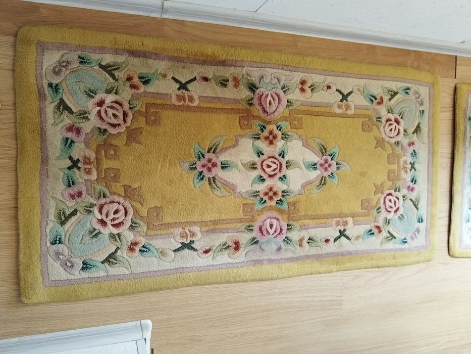 Китайски килими три броя размери 150 см на 65 см съхранявани грамотно и  правилно поддържани продават се заедно и поотделно цена на брой  100 евра