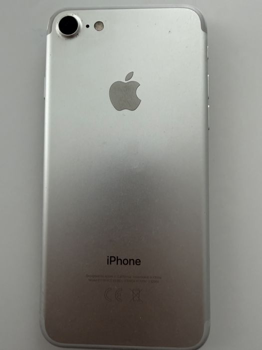 Продам Iphone 7
