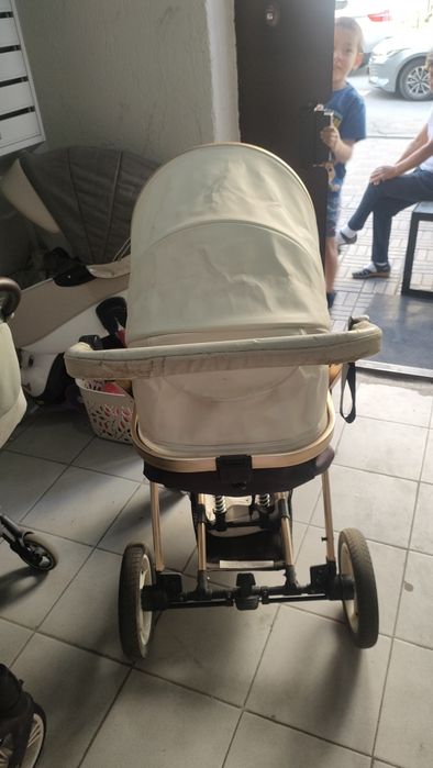 Продам Каляску люльку