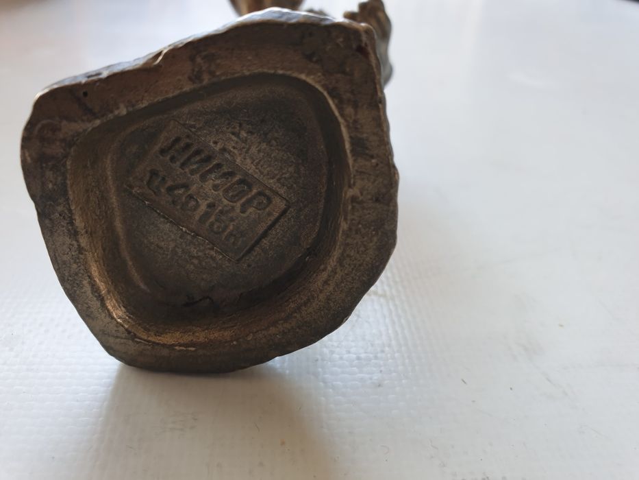 Бронзовая статуэтка, мальчик вратарь.