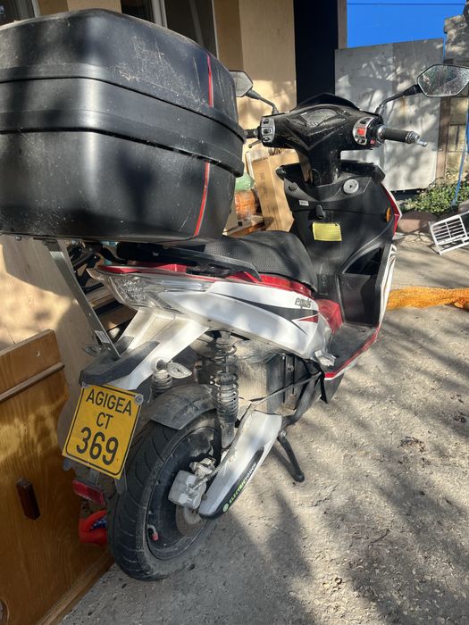 Vand scuter electric
